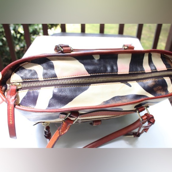 Dooney & Bourke Florentine tote bag - Picture 6 of 16